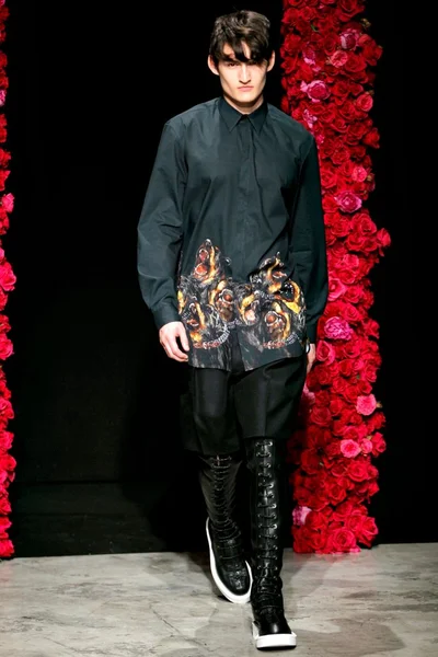 Look 3